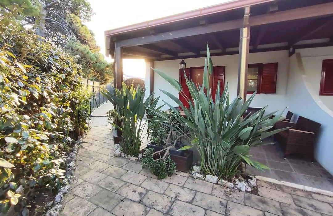Villa Pizzomunno a Vieste con accesso diretto alla Spiaggia di Pizzomunno-1